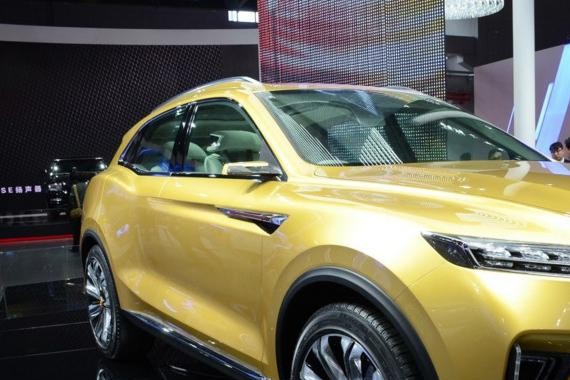 红旗终于爆发！18万SUV已上路，一看档把，宝马直接流泪了！