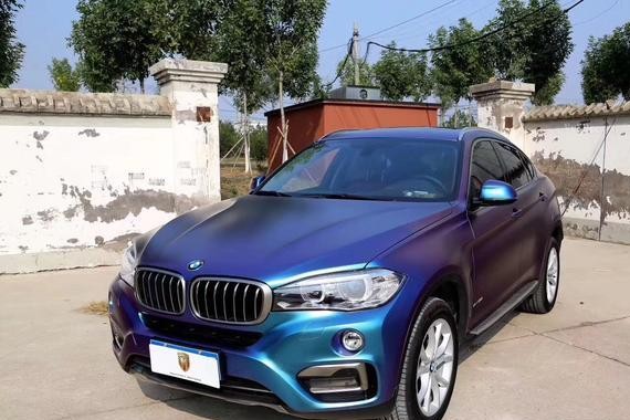 宝马X6车身改色电光紫魅蓝贴膜效果图 分歧颜色的引诱