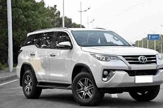 丰田不再低调！号称普拉多亲兄弟，配四驱完胜汉拉达！