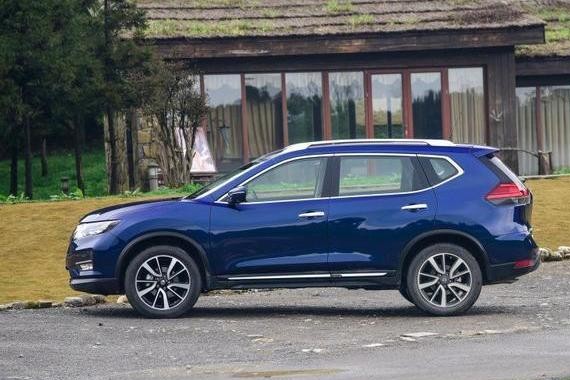 新款奇骏颜有点楼兰味, 空间、动力都比马自达CX-5强