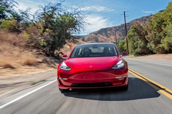 在洛杉矶可以看特斯拉 Model 3 真车了