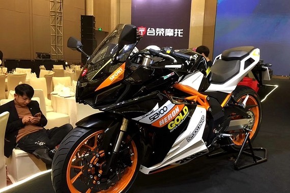 台荣跑车TR400正式上市 售价2.28万元