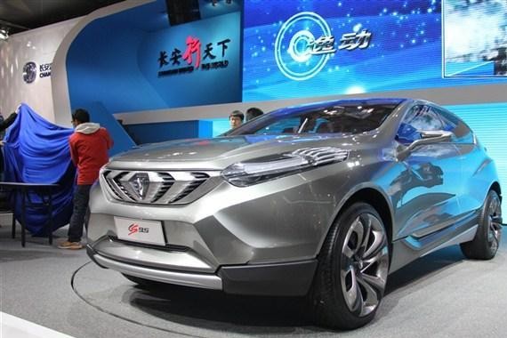 这车搭国产最强2.0T，体型比汉兰达还要大，可月销过百都是幸运