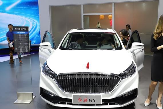 扬眉吐气，国产“奥迪”到店，15万起售要送给迈腾一首“凉凉”