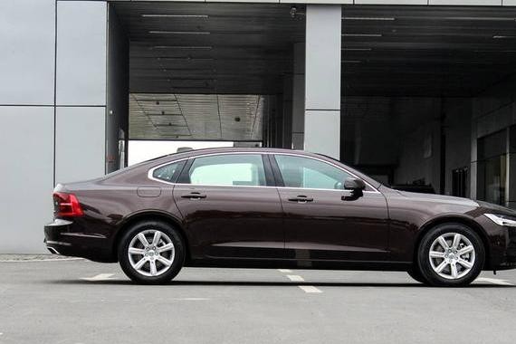 大众辉昂VS沃尔沃S90对比哪个更好呢？请看车主是怎么说的