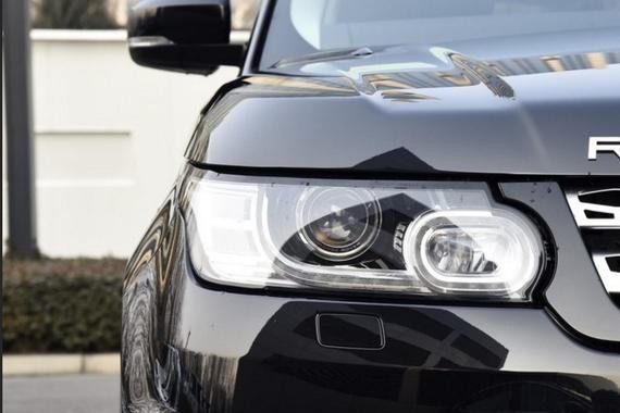 2吨车重551马力，豪华不输迈巴赫，买得起丐版都算没白活