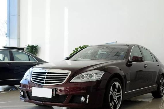 这款车长得和奔驰S级一样却没奔驰车标，为何比S级贵出100多万？