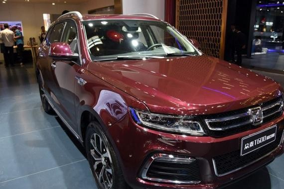 10万开出50万的范，全液晶仪表感应尾门升降挡把，这车真超值