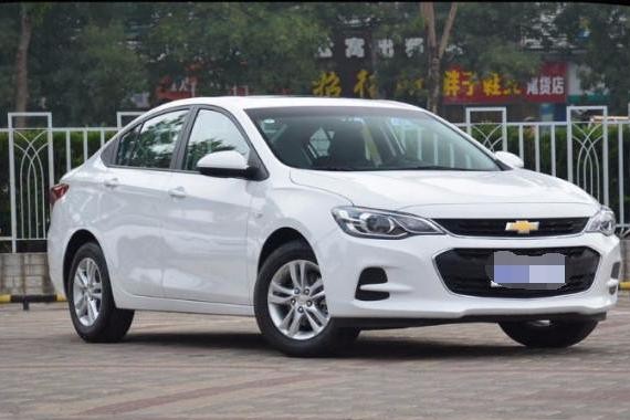 这合资车又降3万：标配ESP+油耗5L，卖5万买啥捷达和宝骏？