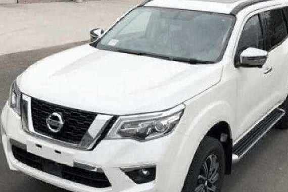 日产帕拉丁终于改款升级，车身4米9，17万起售还买啥普拉多