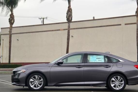 人称思域Plus，主打低端市场，巧避迈腾和凯美瑞，卖16万能火吗