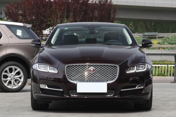 配置比得起宝马7系，价格却比奔驰S级优惠太多了