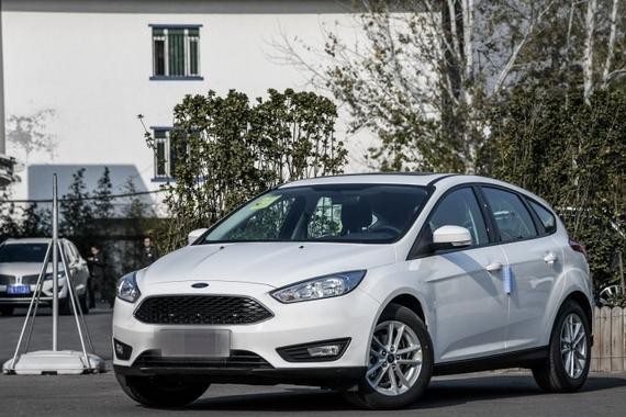 2018款福特福克斯销量持续上升，轴距加长配备多种动力，仅12万元