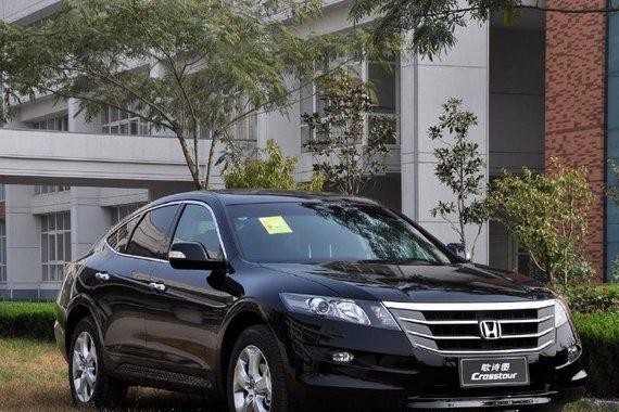 日系最惨SUV，上市叫板宝马5系，现在降20万，销量仍旧昏暗