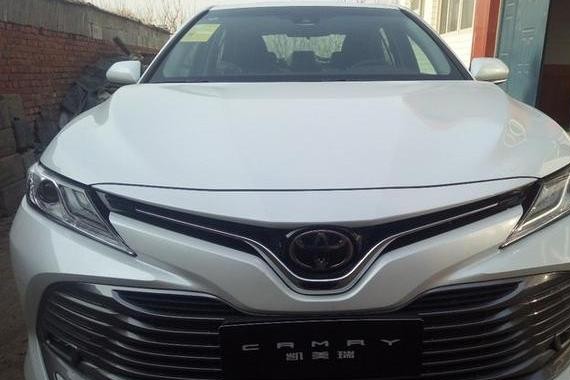 23万提新凯美瑞2.0豪华版 被邻居各种说：迈腾1.4T都比这车强