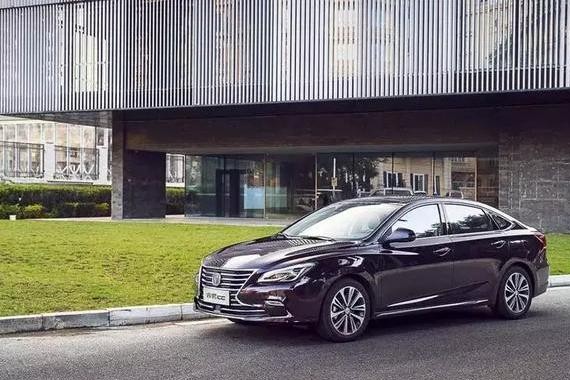 选家用车必须不将就，看睿骋CC如何完胜改款新轩逸