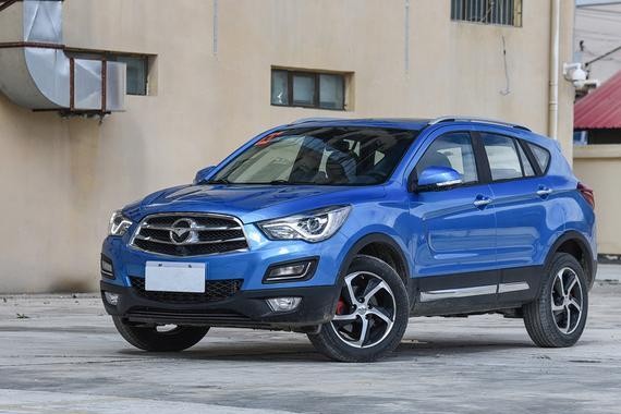 很多地方它成了“街车”，性价比比哈弗高，看不起马自达