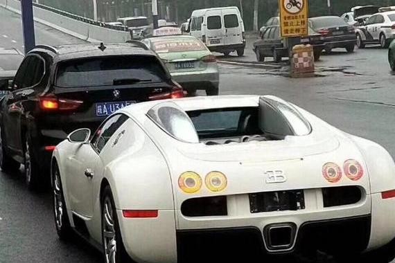 布加迪现身合肥，是走穴挣油钱，还是被老板给买了