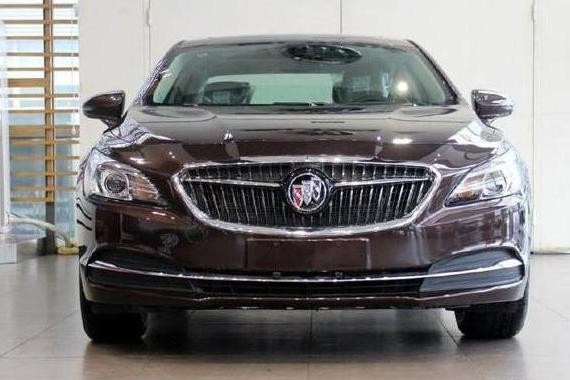 迈腾、帕萨特的头号死敌，售价仅19万配置却不输它们，大众已哭