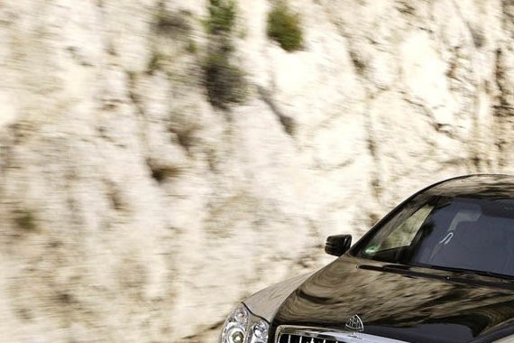 豪华不输劳斯莱斯幻影，奔驰这款车降价之后卖疯了