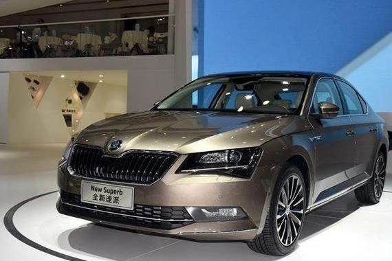 比帕萨特颜值高，性能不输迈腾，价格却只要15万