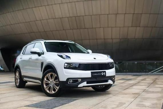 看车头误以为百万豪车？果断放弃VV7选择它，上路只要16万！