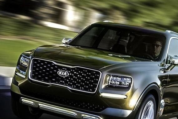 起亚老板怒了，猛虎下山，仅20万起，干翻霸道