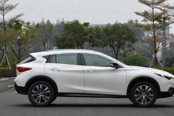 奔驰同台进口豪华车，比GLA便宜，25万起，配置丰富还是全系标配