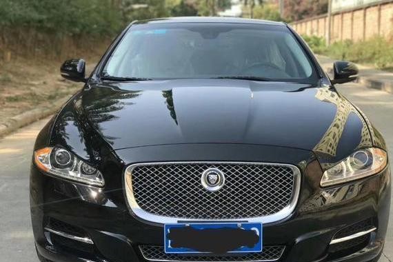 这款捷豹XJL售价24万，天窗 优点：独有气质带来的超高的回头率