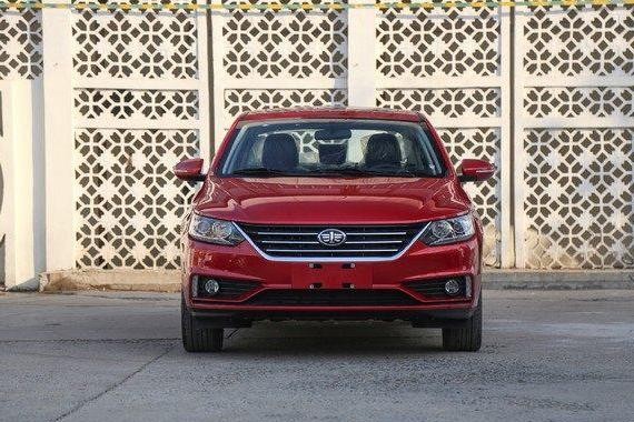 一汽的这款车真不赖！比帝豪GL漂亮，标配ESP仅5万