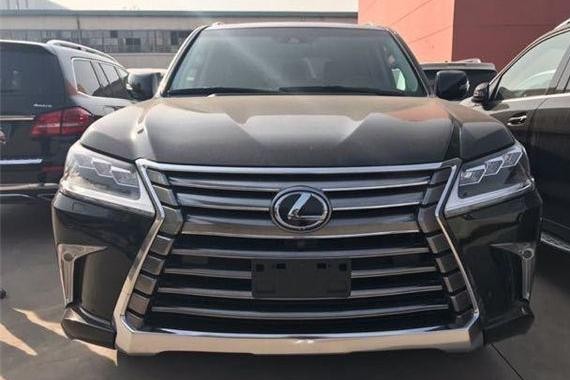 18款中东版雷克萨斯LX570与越野形成一体的豪华大型旗舰SUV