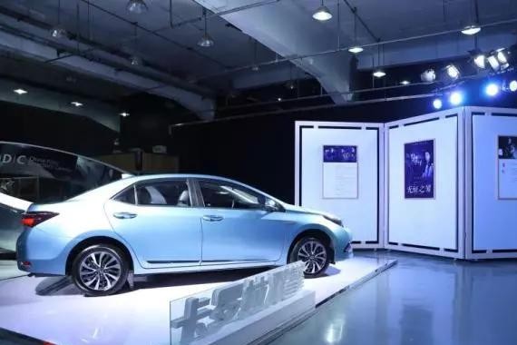 懂得精致生活，从拥有一辆卡罗拉双擎开始