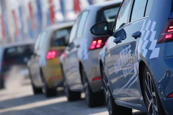 在冰雪中激燃！威少随着他一路驯服雪乡！