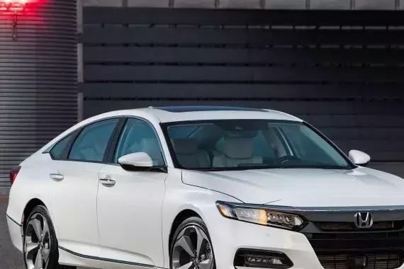 拍扁了的歌诗图？全新十代雅阁你到底行不行？！