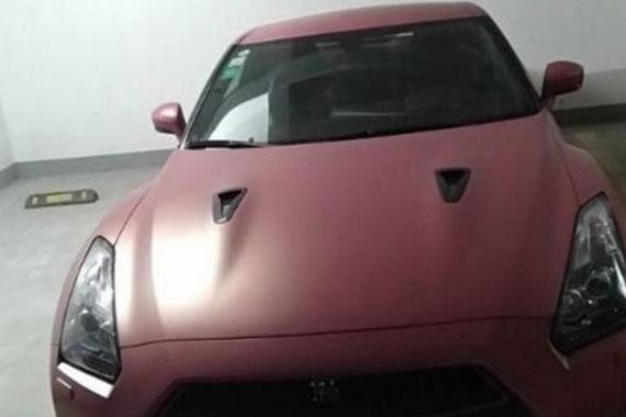 一位Panamera车主晒出他们小区的停车场照片，真真是吓到我了！