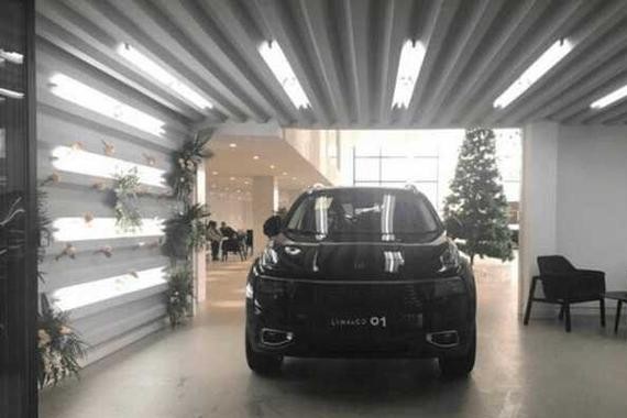 首台黑色领克01交车仪式，鲜花蛋糕配车模，车主：18万花的值