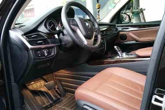 宝马X5纯黑 内饰清洁