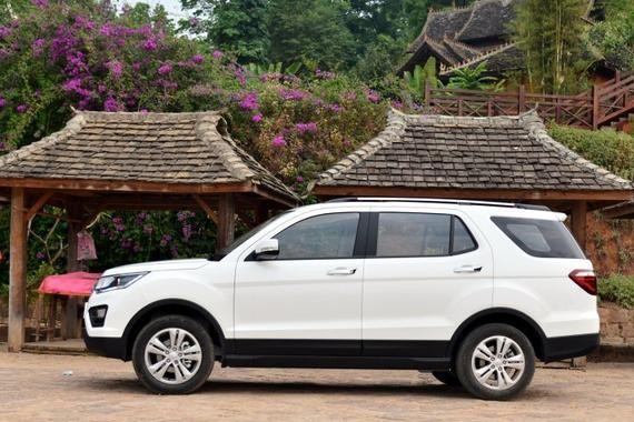 哈弗H6算甚么，这款硬汉7座SUV才叫牛，自动挡顶配才10万