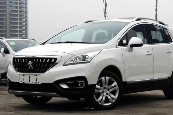 它采用宝马X5后备箱设计和宝马发动机，14万起带给你40万的体验