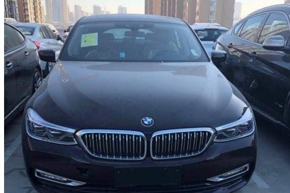 男子80万提乞丐版宝马630GT参加同学聚会，却被同学嘲笑！