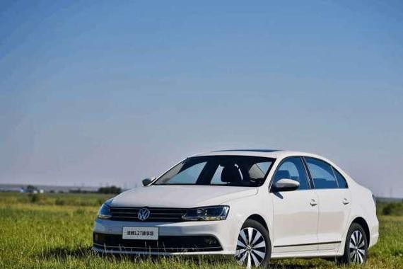 90后第一台车不是宝骏510, 也不是轩逸，而是它，低油耗！