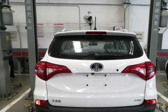 SUV新能源车型，比亚迪宋的底盘够硬！