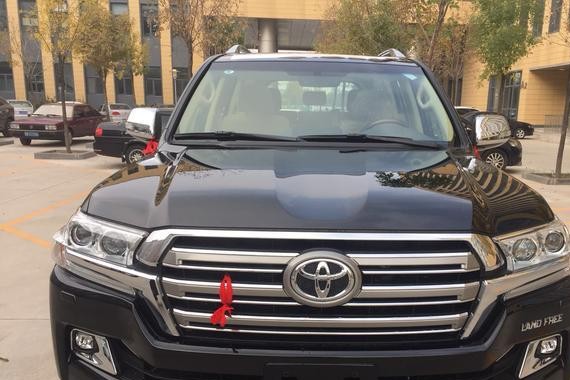 中东版丰田酷路泽4000黑色更炫耀