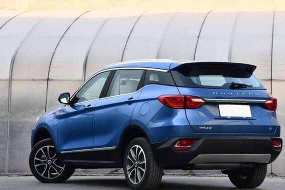 国内最帅车标，悬浮式车顶，未上市订单破1.3万，售6万！