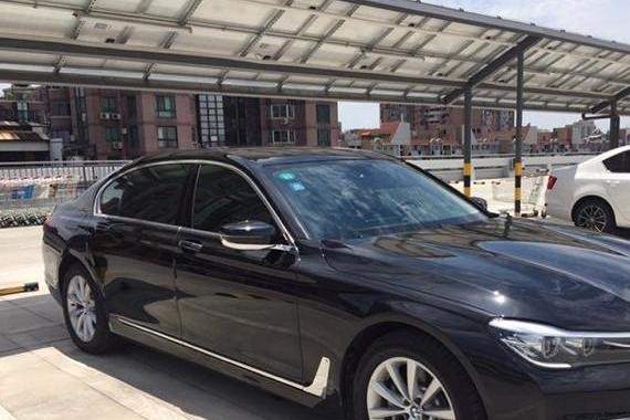 上海车友花78万落地宝马730Li, 拿出钥匙盒时朋友不说话了