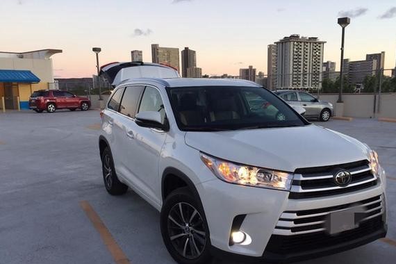 2018款丰田汉兰达真车实拍，形状霸气不输途昂，买老款的都懊悔了