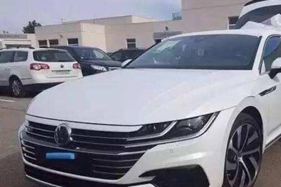 官方发布2018新款cc将会今年8月份上市，配置各方面不输奥迪A4