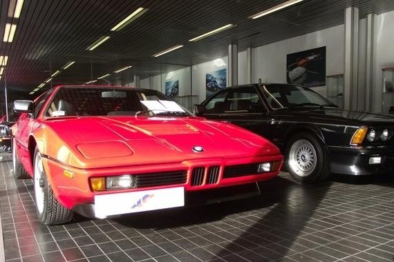 全球只有464辆，这宝马M是镇店之宝，平时不舍得开，外形像兰博