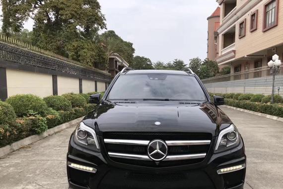 这车60多W拥有 2015款奔驰GL63 AMG 黑色黑内