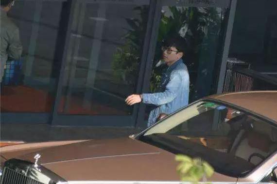 谢娜成功生下两女，张杰为此又买新车！打死想不到他们却买了这台